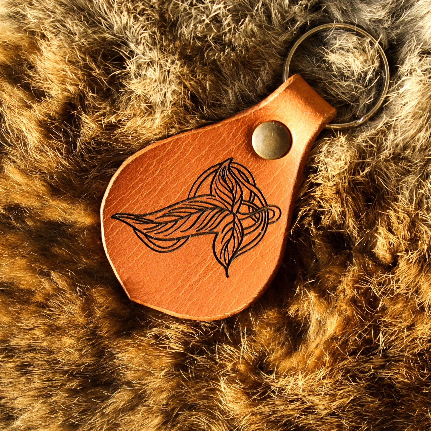 porte-clés artisanal en cuir le seigneur des anneaux