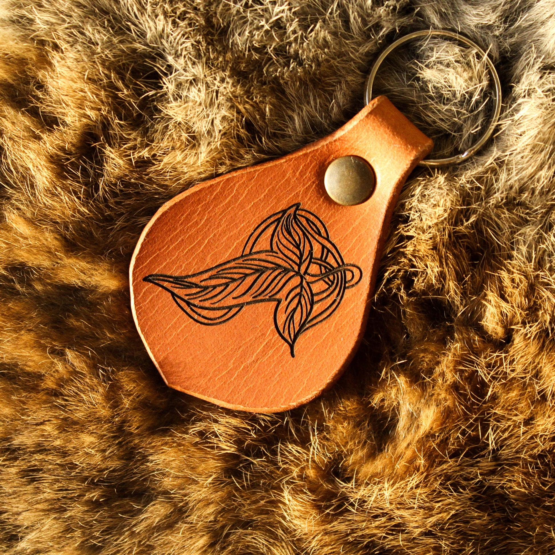 porte-clés artisanal en cuir le seigneur des anneaux