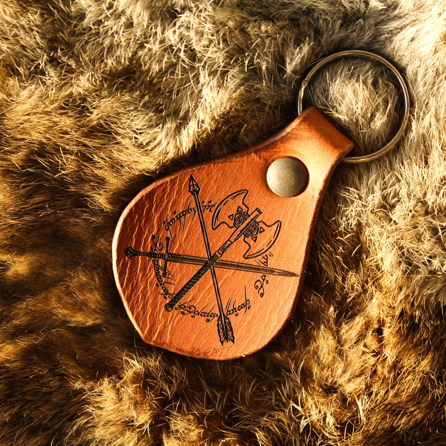 porte-clés artisanal en cuir le seigneur des anneaux