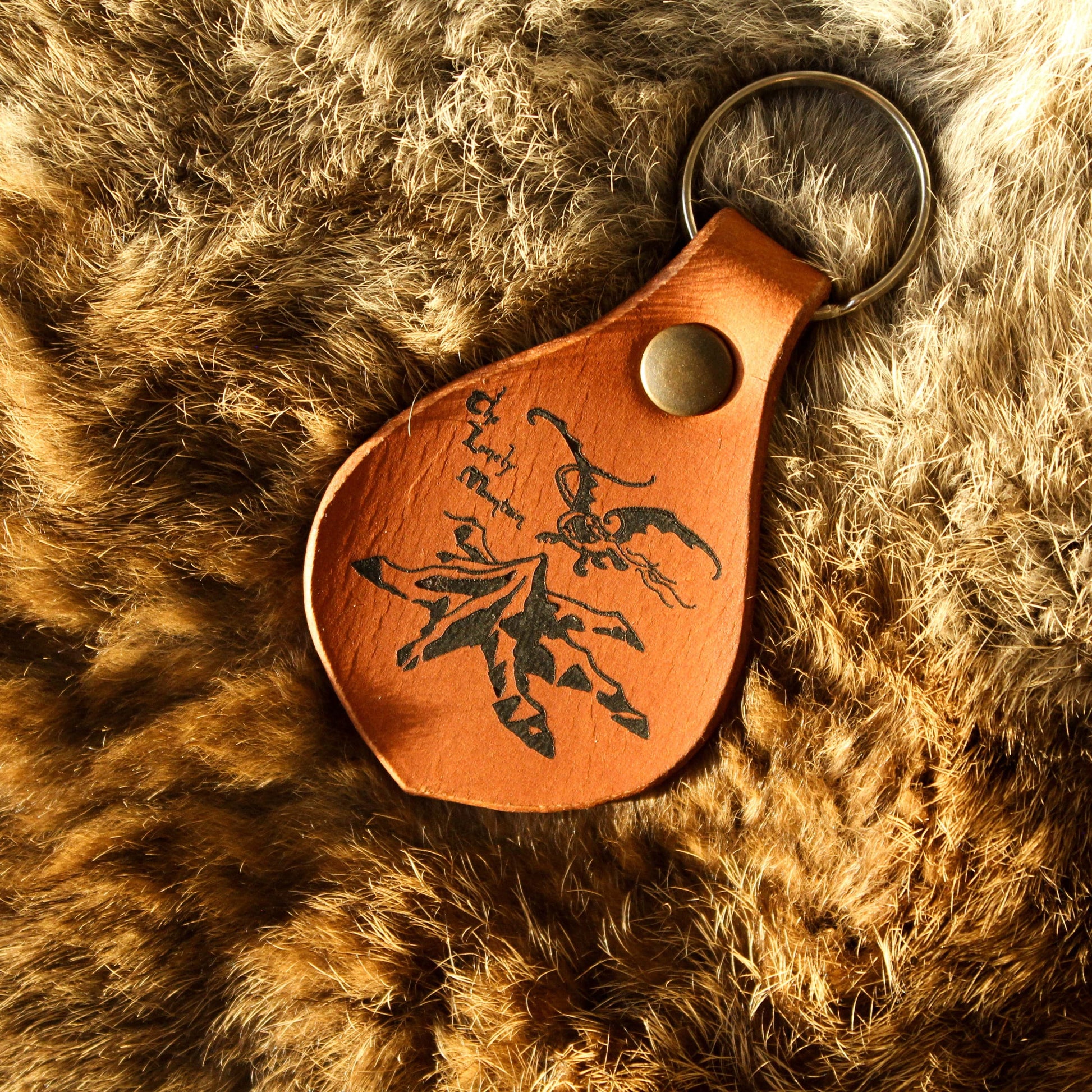 porte-clés artisanal en cuir le seigneur des anneaux