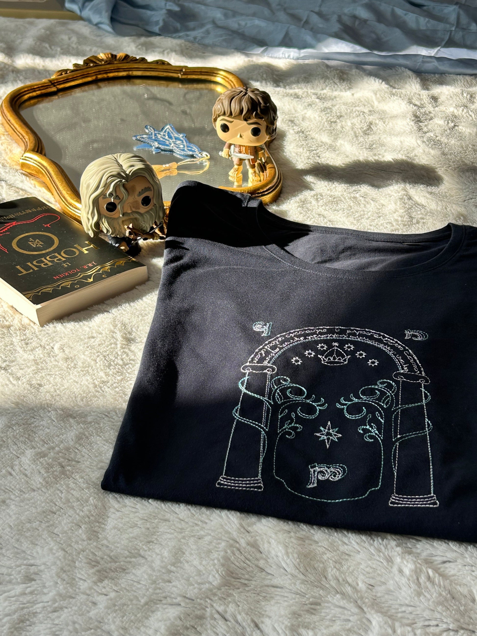 t-shirt brodé portes de la moria