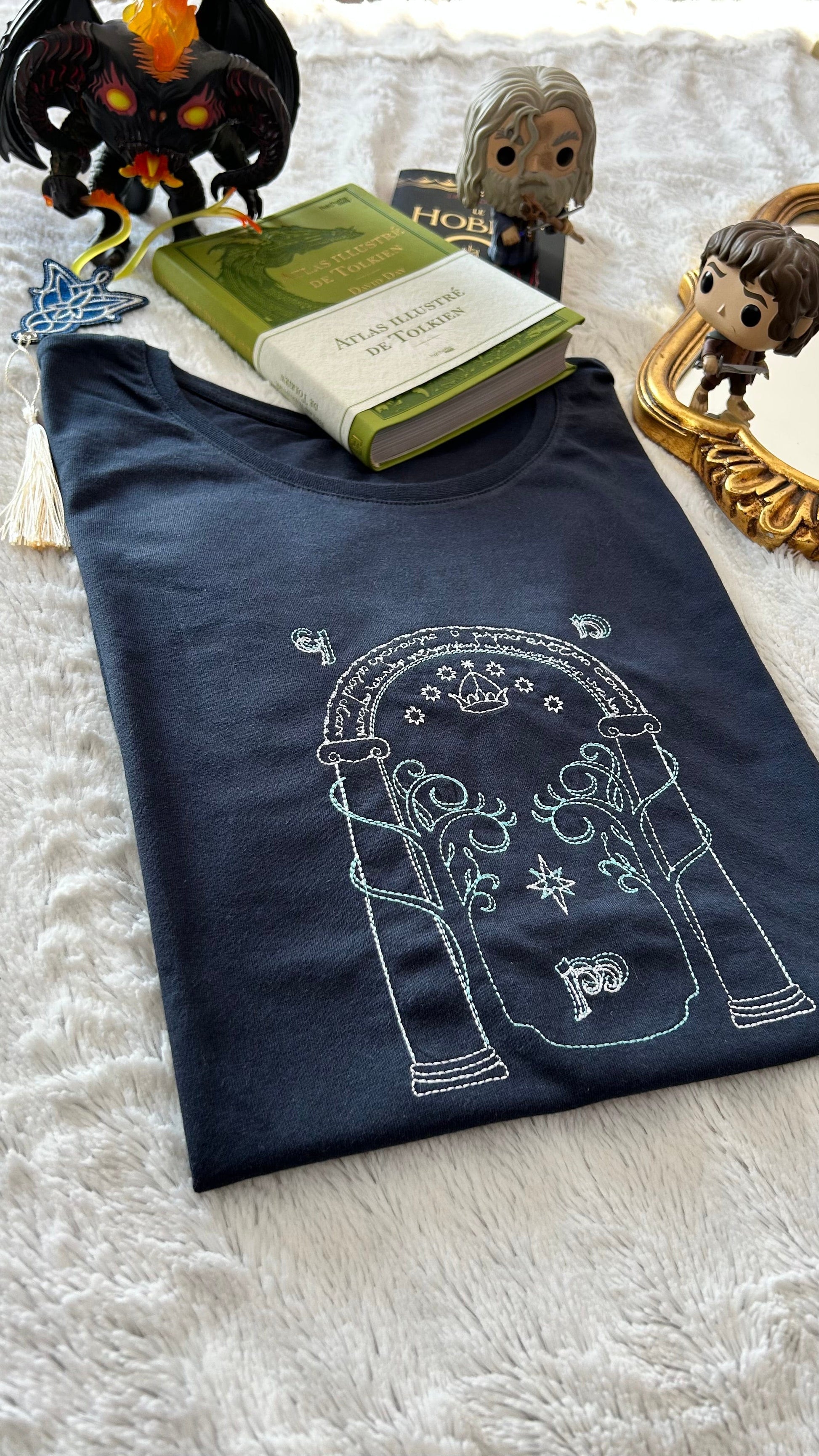 t-shirt brodé portes de la moria